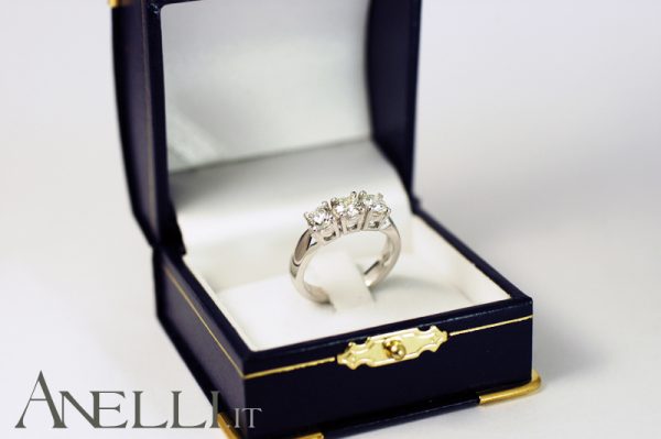 Anello Trilogy con 3 Diamanti naturali colore G purezza VS1 (un carato) GIA