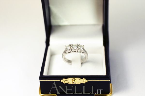Anello Trilogy con 3 Diamanti naturali colore G purezza VS1 (un carato) GIA