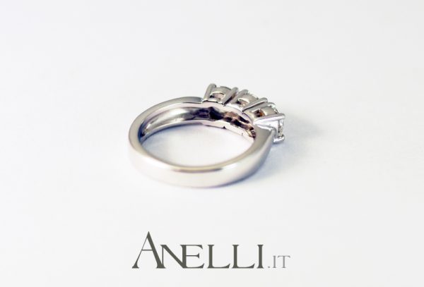 Anello Trilogy con 3 Diamanti naturali colore G purezza VS1 (un carato) GIA