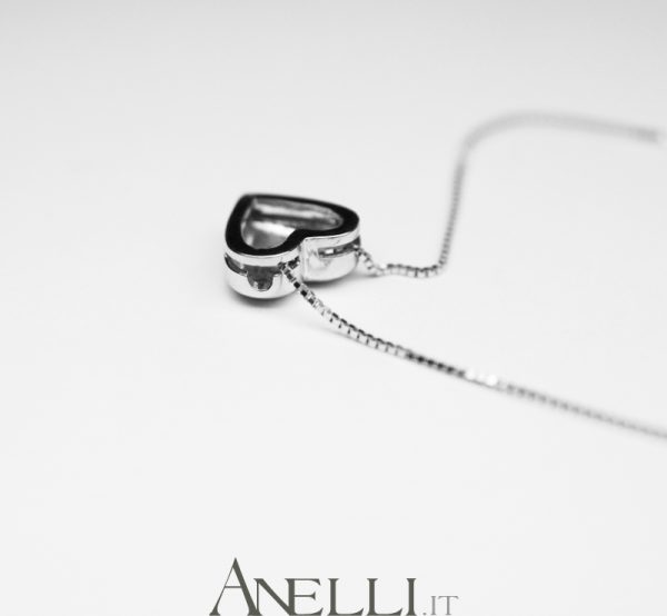 Ciondolo a cuore con diamante