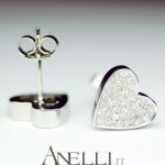 Orecchini con cuori a pavè di diamanti