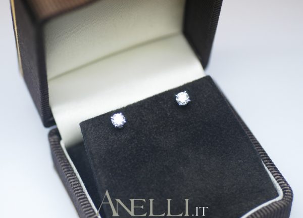 Orecchini punto luce 0,40 carati G-VS1